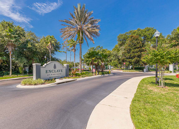 Dominium-Enclave at Pine Oaks-Property Entrance