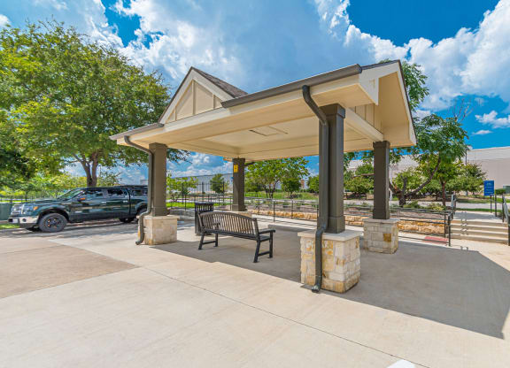 Dominium-Franklin Park-Bus Shelter