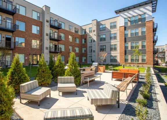 Grand Central Flats_Courtyard