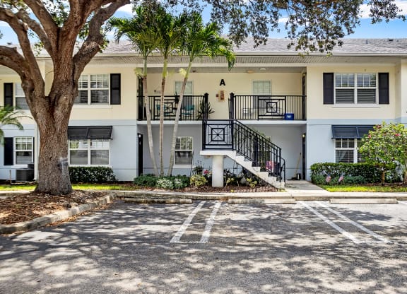 Dominium-Groves of Delray-Exterior