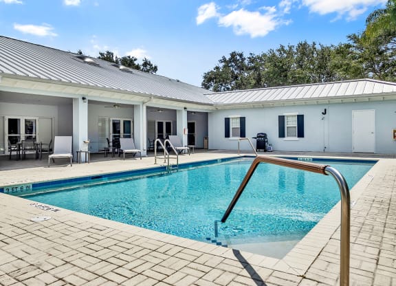 Dominium-Groves of Delray-Pool