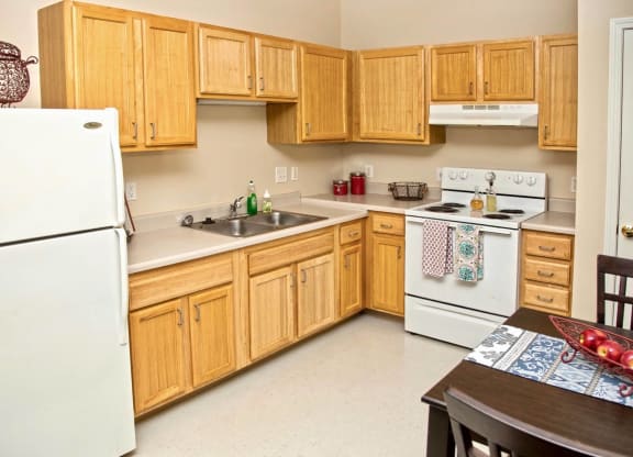 Heritage Landing_Model Apartment Kitchen