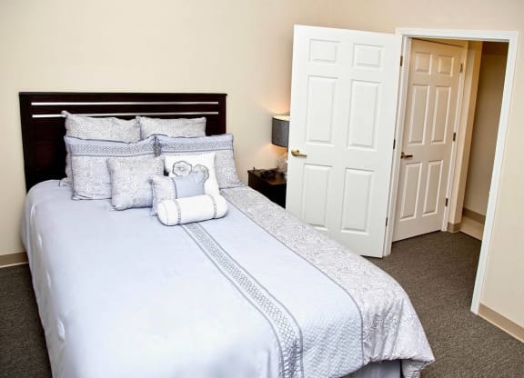 Heritage Landing_Model Apartment Bedroom