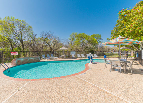 Dominium-Kinwood-Pool