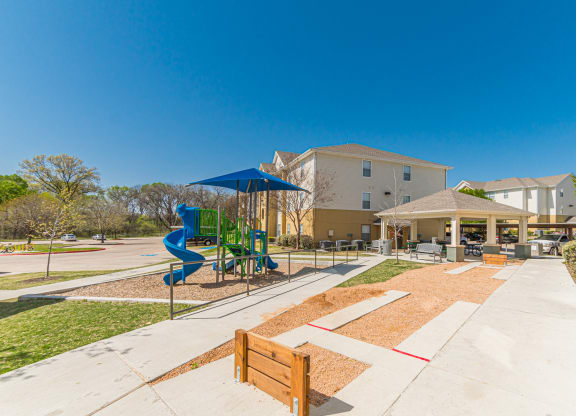 Dominium-Kinwood-Playground
