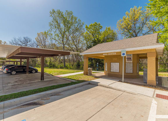 Dominium-Kinwood-Mail Center