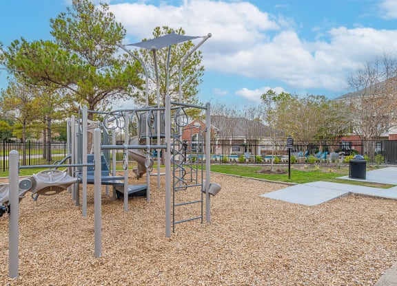 Dominium-Knolls at West Oaks-Playground