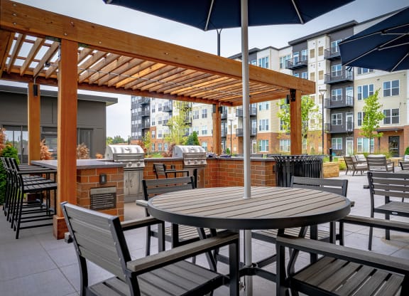 Community Patio at Signal Hills 55+ Apartments, West St. Paul, MN, 55118