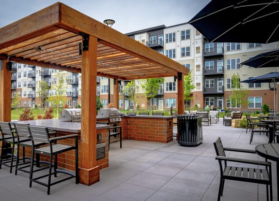 Grilling Area at Signal Hills 55+ Apartments, West St. Paul, 55118