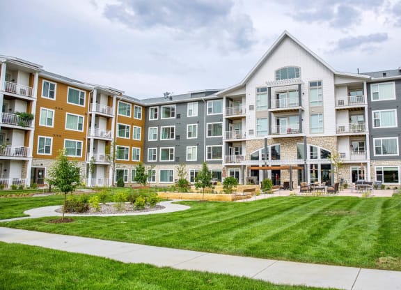 Dominium_Legends of Champlin_Exterior