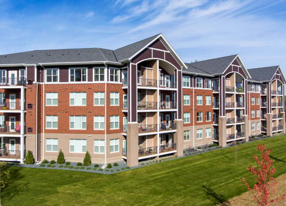 Exterior Green Space at The Legends of Woodbury 55+ Apartments, Woodbury, MN