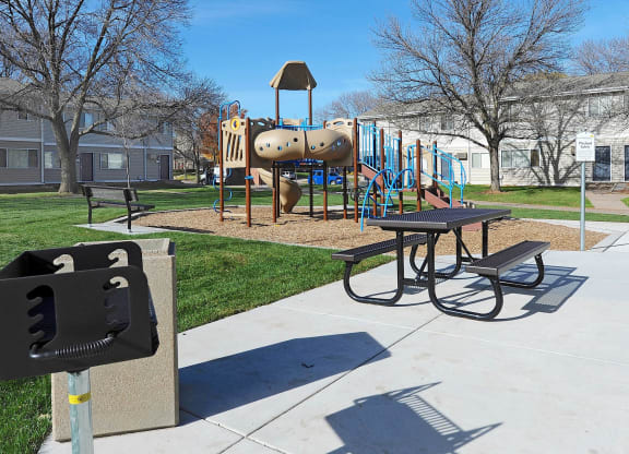 Lonnie Adkins Court_Picnic Area