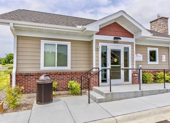 Medina Townhomes_Leasing Office Exterior