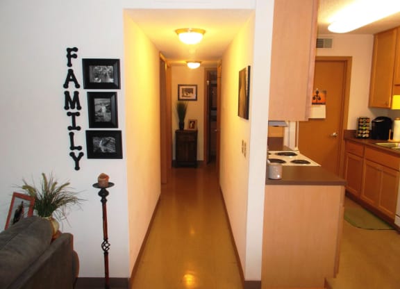 Mossy Oaks_Model Apartment Entryway