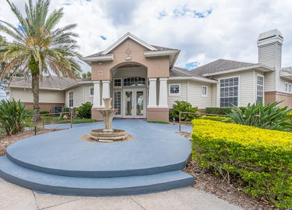 Dominium-Nassau Bay-Leasing Office