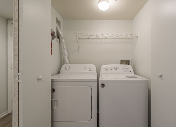 Dominium-Nassau Bay-Laundry