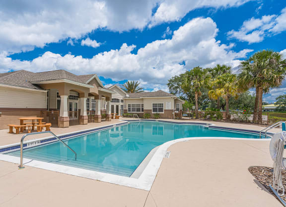 Dominium-Nassau Bay-Pool