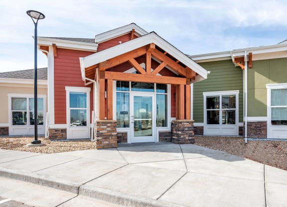 North Range Crossings_Leasing Office Exterior 