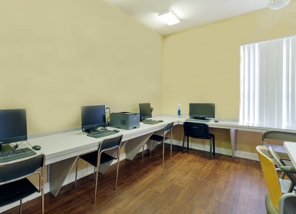 Dominium-Oaks at St John-Business Center