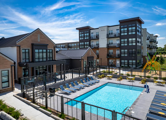 Dominium-Oasis at Twin Lakes-Pool Aerial