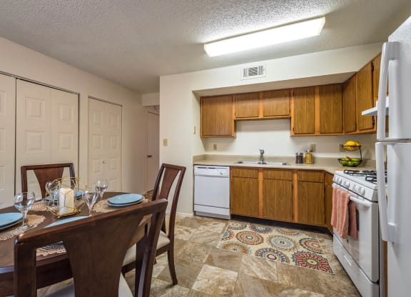 Eat In Kitchen at Olive Branch Townhomes, Batavia, 45103