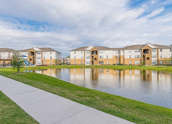Pond at Pinewood Apartments, Houston, 77396