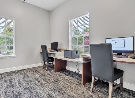 Dominium-Regency Gardens-Business Center