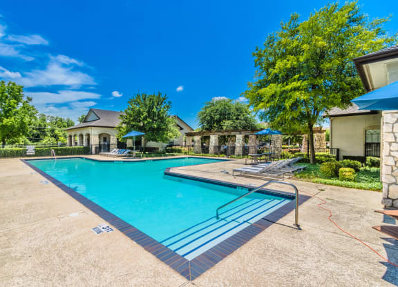Dominium-Riverstation-Pool at Riverstation, Dallas Texas