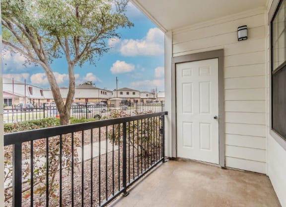 Dominium-Riverstation-New Balcony at Riverstation, Dallas Texas