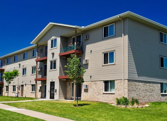 Dominium-Somerset Properties-Exterior