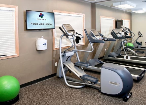 Dominium-Somerset Properties-Fitness Center