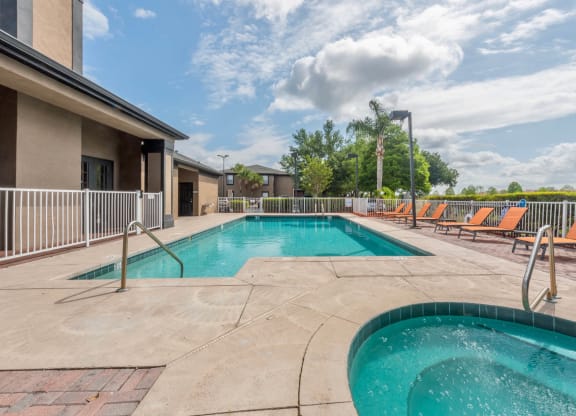 St. Cloud Village_Outdoor Pool