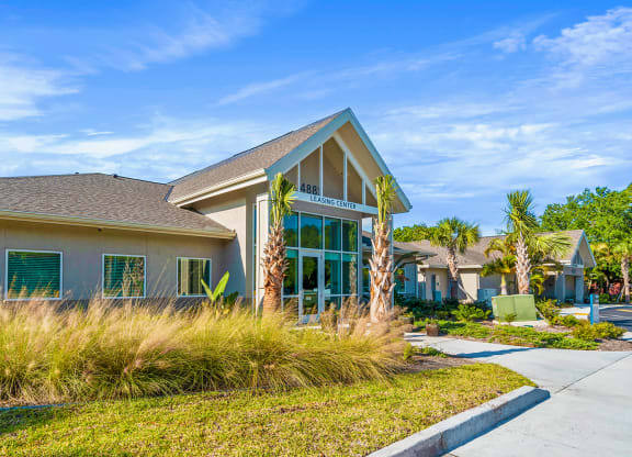 Dominium-Taylor Pointe-Leasing Office
