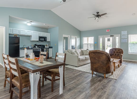 Dominium-The Springs-Community Room at The Springs, Pasadena, TX