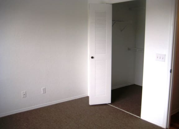 Whistlers Green_Bedroom