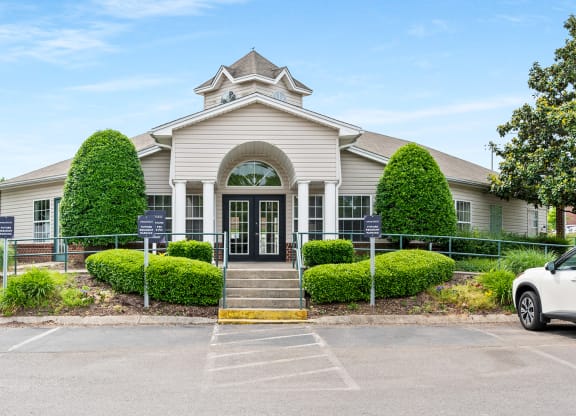 Dominium-Willow Creek-Leasing Office