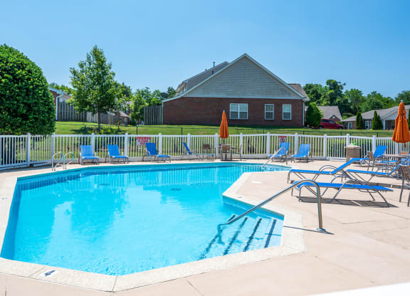 Dominium-Willow Creek-Pool