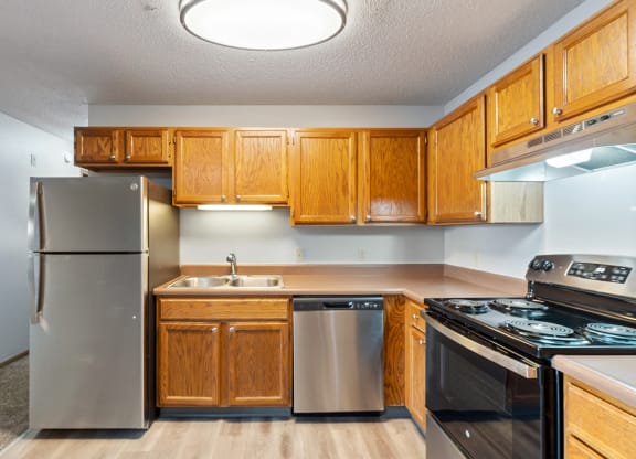 Dominium_Albertville Meadows_Upgraded Vacant Apt Home Kitchen