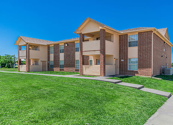 Dominium_Cathys Pointe_Exterior 4.png