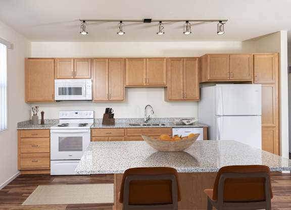 Dominium_Estrella Springs_Kitchen1_8071