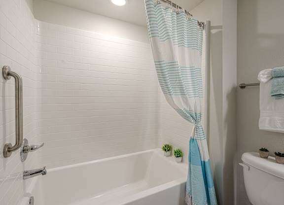 Bathroom With Bathtub at Heron Ridge 62+ Apartments, Kissimmee, FL, 34746