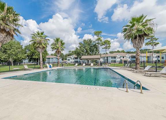 Dominium_Lakecrest_Pool 1.jpg