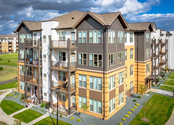 Exterior at Orville Commons, Woodbury, MN
