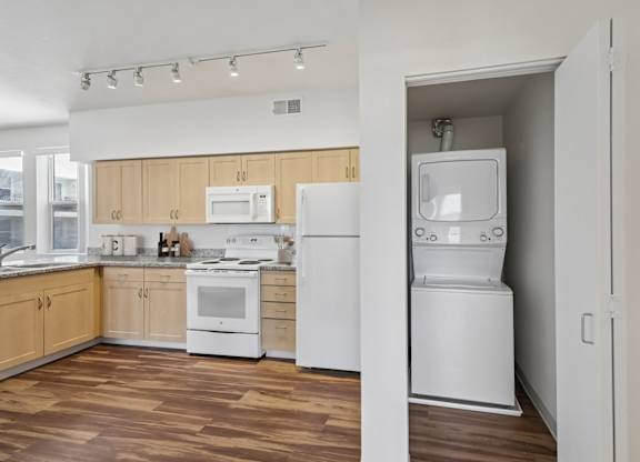 Dominium_Park Avenue West_Kitchen3