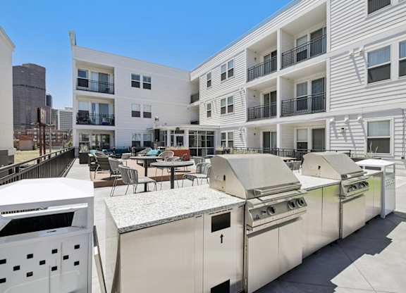 Dominium_Park Avenue West_Rooftop Grill