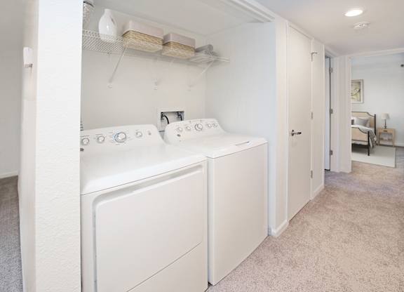 Dominium_RiverEast_Laundry.jpg