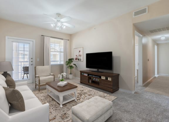Living Room at Rosemont at Mayfield Villas, Arlington