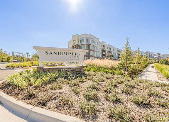 Exterior area at Sandpiper Glen 62+ Apartments, Orlando