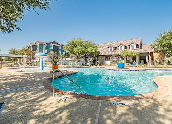 Dominium_Stoneridge_Pool2.jpg