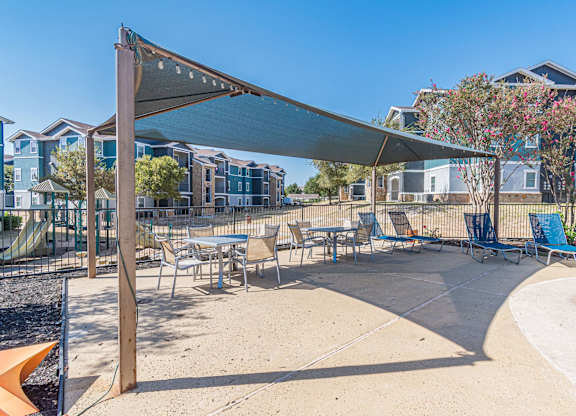 Dominium_Stoneridge_Pool5.jpg